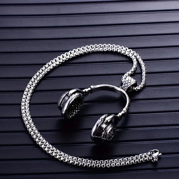 Headphone Pandant Necklace - Picture 5 of 6